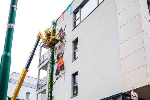 Tobias Tomasek beim Graffiti erstellen