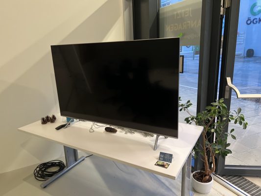 Samsung Smart TV 55 Zoll - Meetingraum-Loft Traun quer